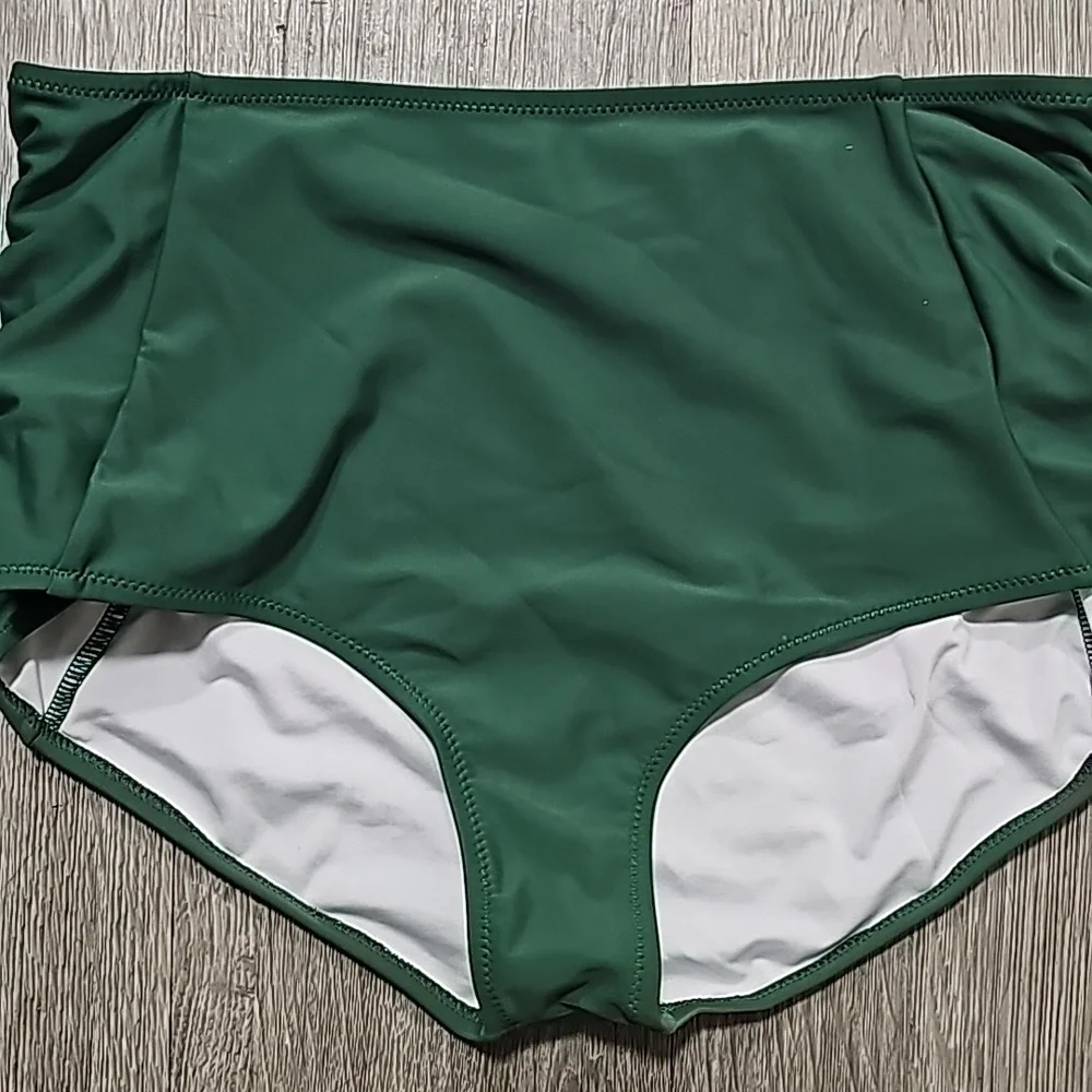 2-Piece Palm Tree/Green  Swimsuit Medium